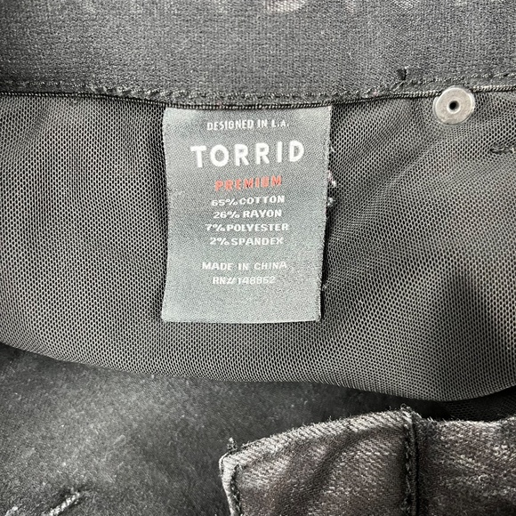 Torrid Distressed Skinny Jeans Pants Denim ((size 18R)) - Picture 8 of 9
